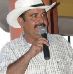 ‘Apoyaré al campo y la ganadería’:Beto Fernández