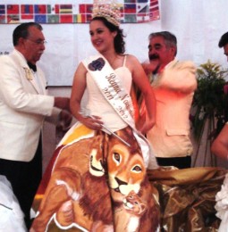 Perla I, de Delicias, reina Nacional de los Leones