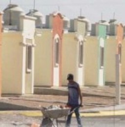 Abandonan viviendas veracruzanos en Juárez