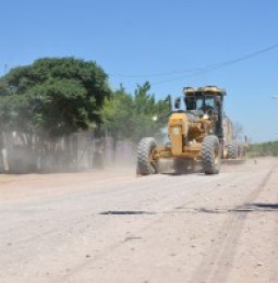 Arreglan calles y caminos rurales