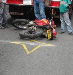 Pierde la vida ciclista al ser arrollado por motoclista