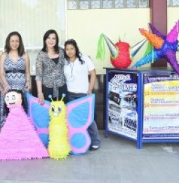 Donan piñatas alumnos del Cetis a DIF Municipal