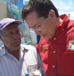 Los Ex Presidentes Jaime Riosvelasco y Heberto Villalobos con Ricardo Orviz