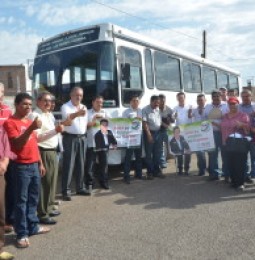 Refrendan 12 sindicatos respaldo a Ricardo Orviz.