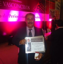 Gana Jesús Aguirre cuarto premio estatal de periodismo