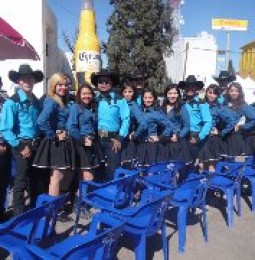 Realizan desfile de la fundación de Delicias
