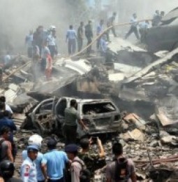Mueren 45 pasajeros en accidente aereo