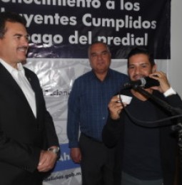 Gana auto del Contribuyente Cumplido del Predial Luis Efrén Nevárez