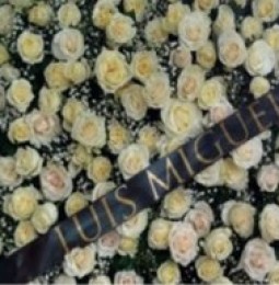 Envía Luis Miguel 500 rosas blancas a casa de Juanga