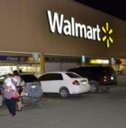 Roban durante la madrugada Walmart de la Homero