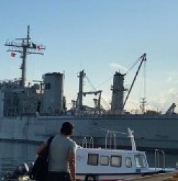 Parte barco rumbo a Cuba con ayuda humanitaria