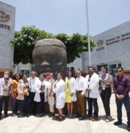 Recorre el director general del Issste 6 unidades medicas en Veracruz