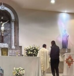 Captan extrana luz sobre imagen religiosa en Iglesia de Fatima de esta ciudad; no se explican luz sobre un santo