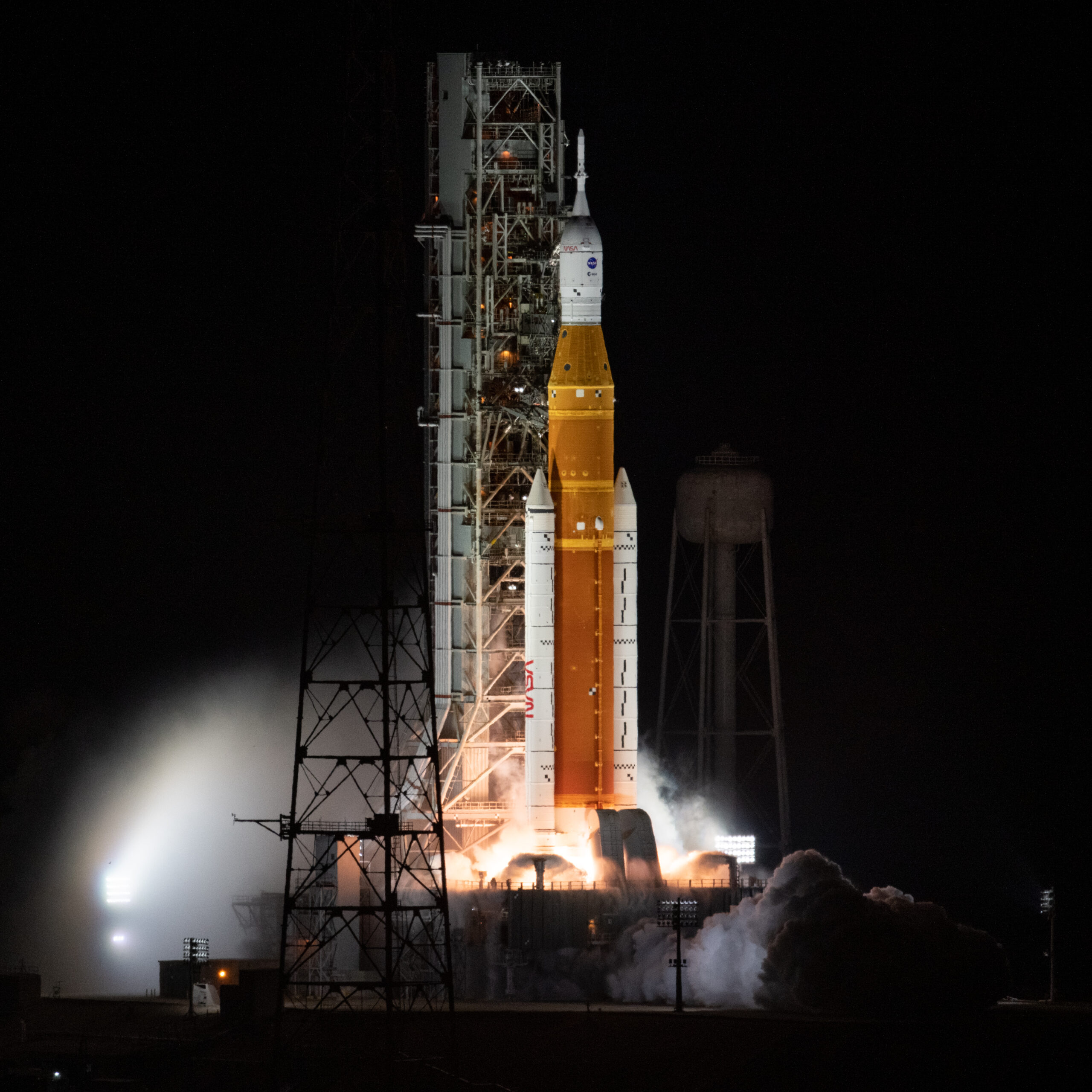 Foto de archivo: Artemis I Launch (NHQ202211160017).jpg (Wikimedia Commons)