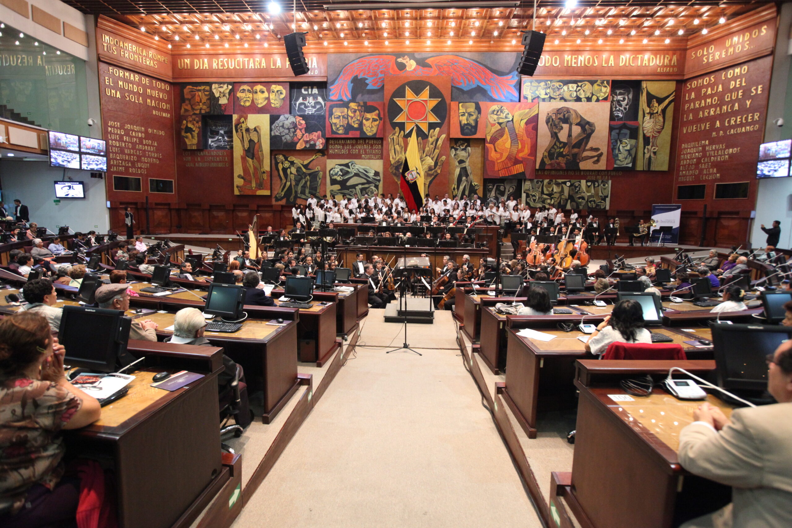 Foto de archivo: La música se toma la Sede de la Asamblea. TV Legislativa estrenó un nuevo producto comunicacional- “El Pleno en Sol Mayor” (10145100514).jpg (Wikimedia Commons)