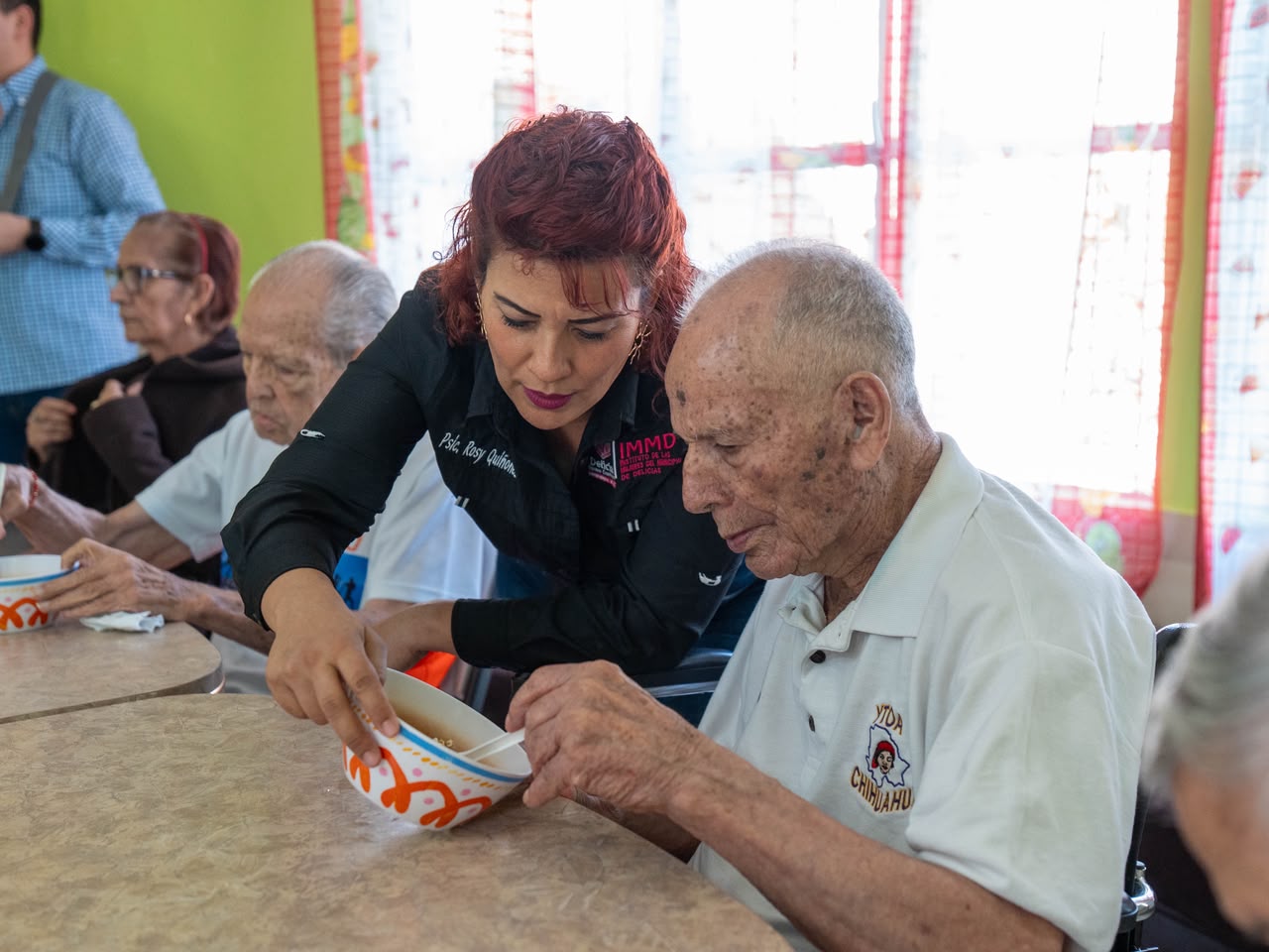 Taller de convivencia con personas mayores en San Vicente de Paul en Delicias